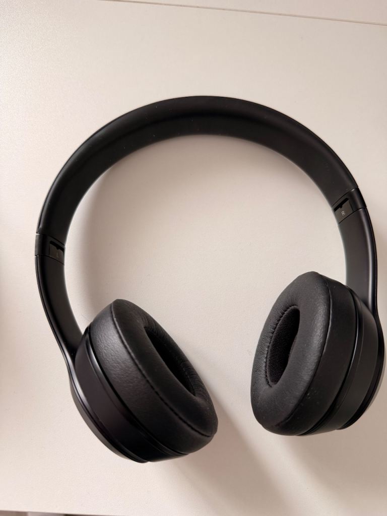 Beats By Dr. Dre Beats Solo 3 wireless Headphones - Black