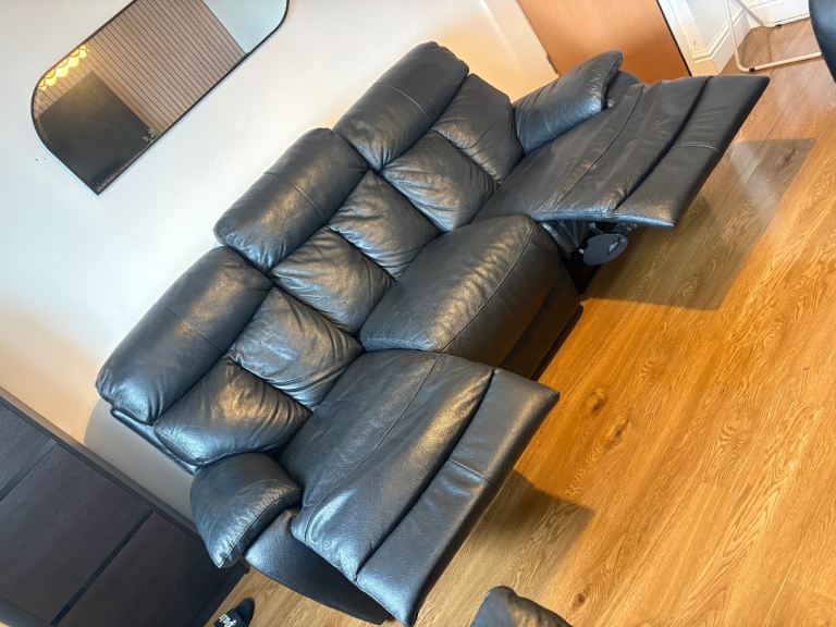 3seater & 2 seater, Black Leather Recliner Sofa – Good Condition