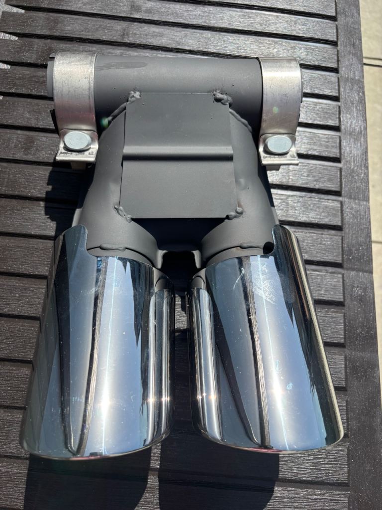 Porsche sports tail pipes