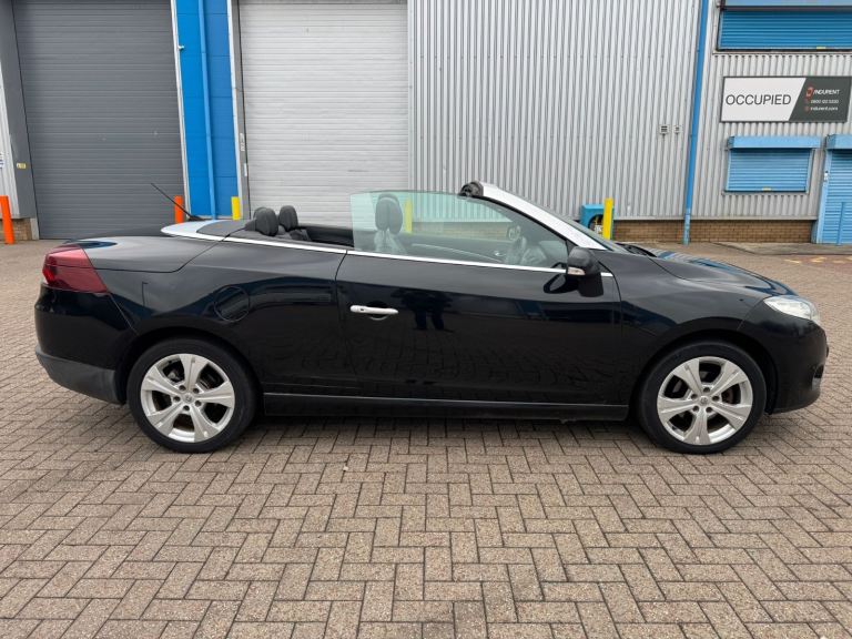 2011 renault megane 1.4 convertible, new model , drives excellent 