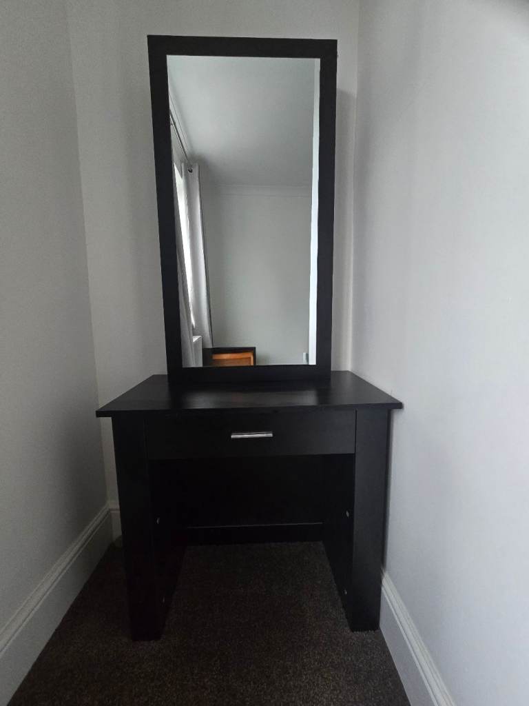 Vanity Unit / Hairdressing Station