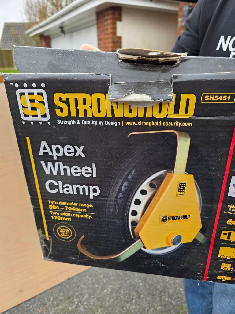 Stronghold apex caravan wheel clamp lock