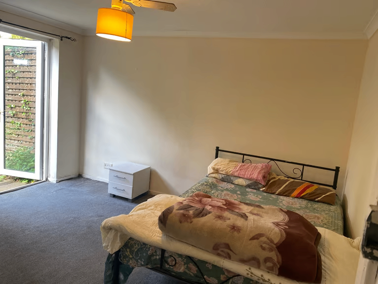 Spacious & Cosy Double Room For Rent AT MK6 2PG