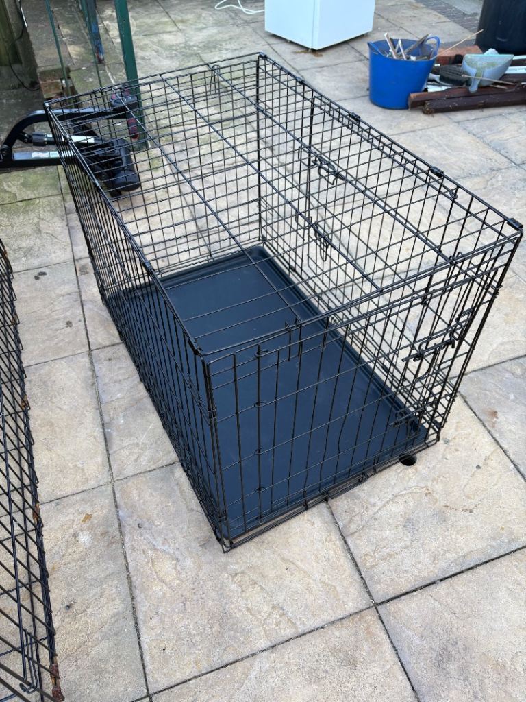 Medium dog crate