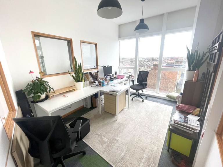 Office | Creative Space | Workspace | Commercial Unit | Beauty Room | Therapost Room in Leyton E10