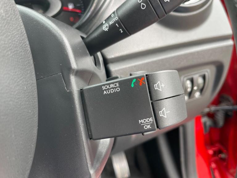 2018 Renault Captur 1.5 dCi ENERGY Iconic Euro 6 (s/s) 5dr HATCHBACK Diesel Manual