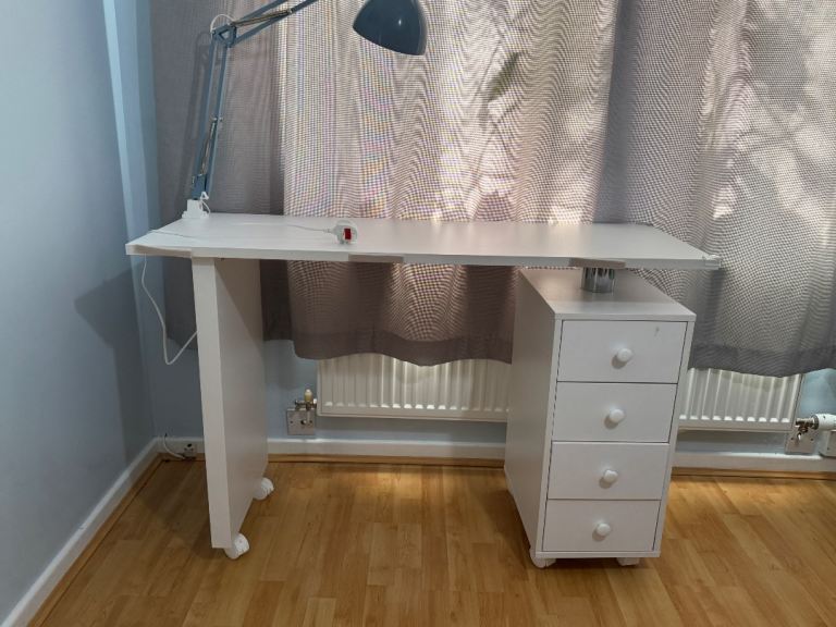 White Desk with Drawers and Lamp – Good Condition