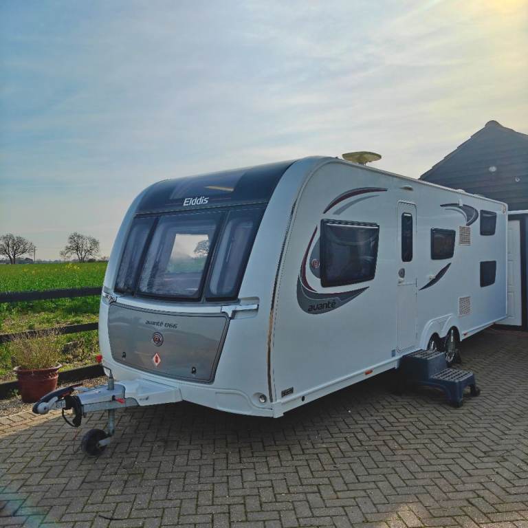 Touring Caravans for sale 2017 Elddis Avante 866