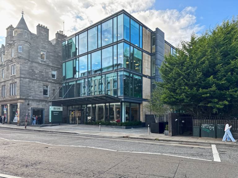 Edinburgh - EH3 9QA \ All-Inclusive Office Space for 2 Workstations