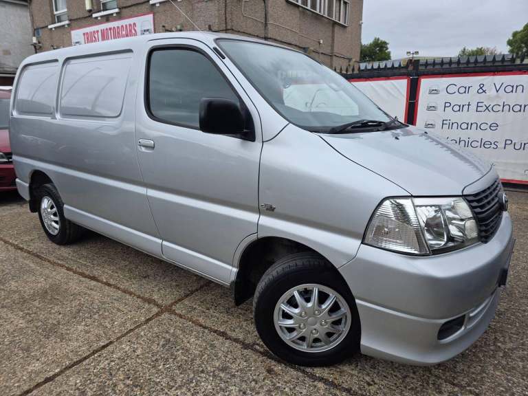 Toyota HiAce 2.5 280 D-4D RWD L1 H1 4dr Diesel Manual