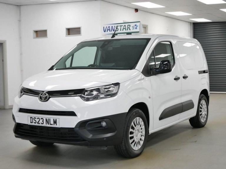 2023 TOYOTA PROACE CITY 100 KW 50 KWH L1 ICON EDITION AUTOMATIC 6DR ( SAT NAV )
