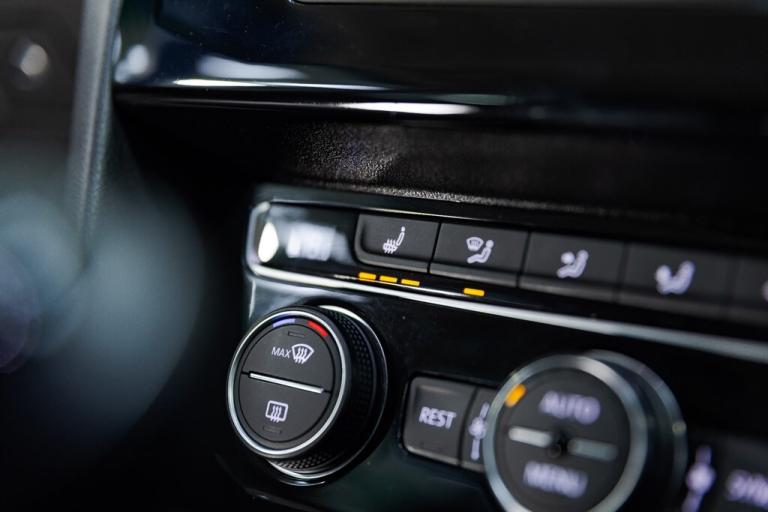 2016 Volkswagen Passat GT TDI BLUEMOTION TECHNOLOGY Saloon Diesel Manual