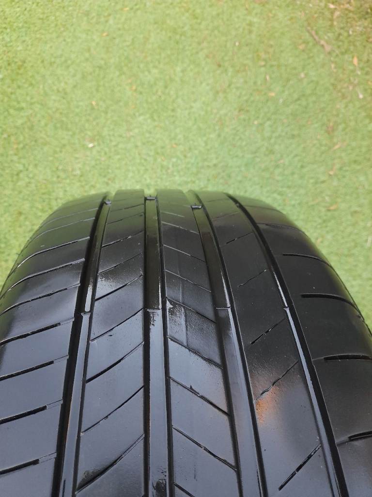 Two Kumho Ecsta 235/55/R18 SUV tyres
