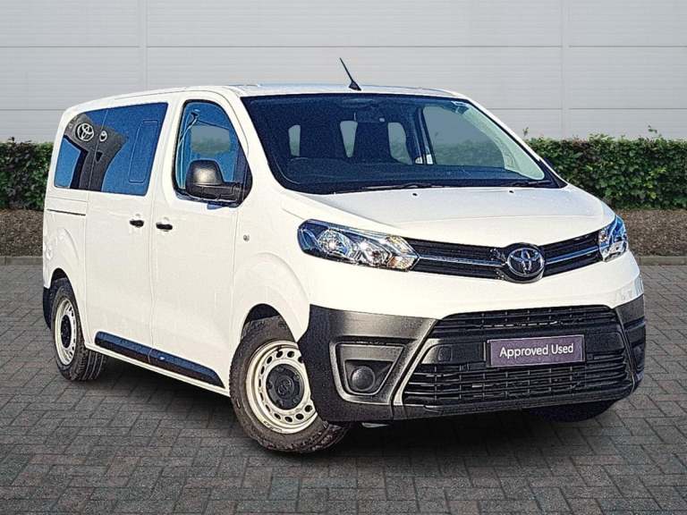 image for 2022 Toyota PROACE CITY Verso 1.5D Combi Medium 5dr MPV DIESEL Manual