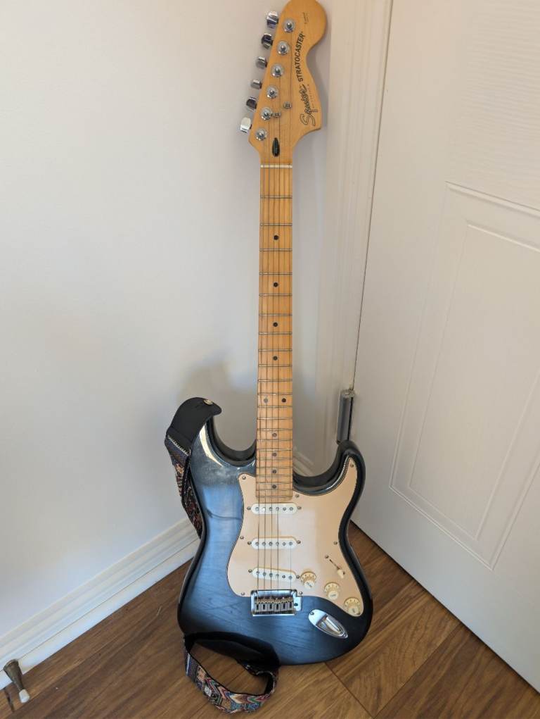 2001 Squier Standard Stratocaster (Yako Factory) + RockBag & Rocksmith Cable Bundle