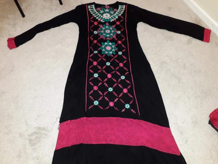 Black/Pink/Blue Salwar Kameez Set with floral patterns (Small)
