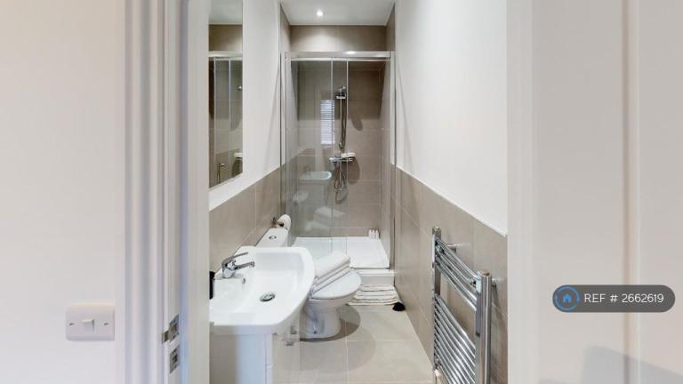 7 bedroom house in Pains Road, Southsea, PO5 (7 bed) (#2662619)