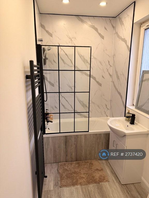 3 bedroom flat in Househillwood Crescent, Glasgow, G53 (3 bed) (#2737420)