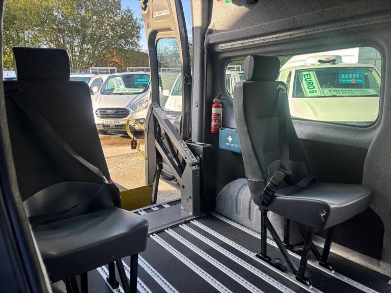 2018 18 RENAULT TRAFIC MINIBUS  ENERGY 29 BUSINESS  5DR DIESEL MANUAL LWB HIGH R