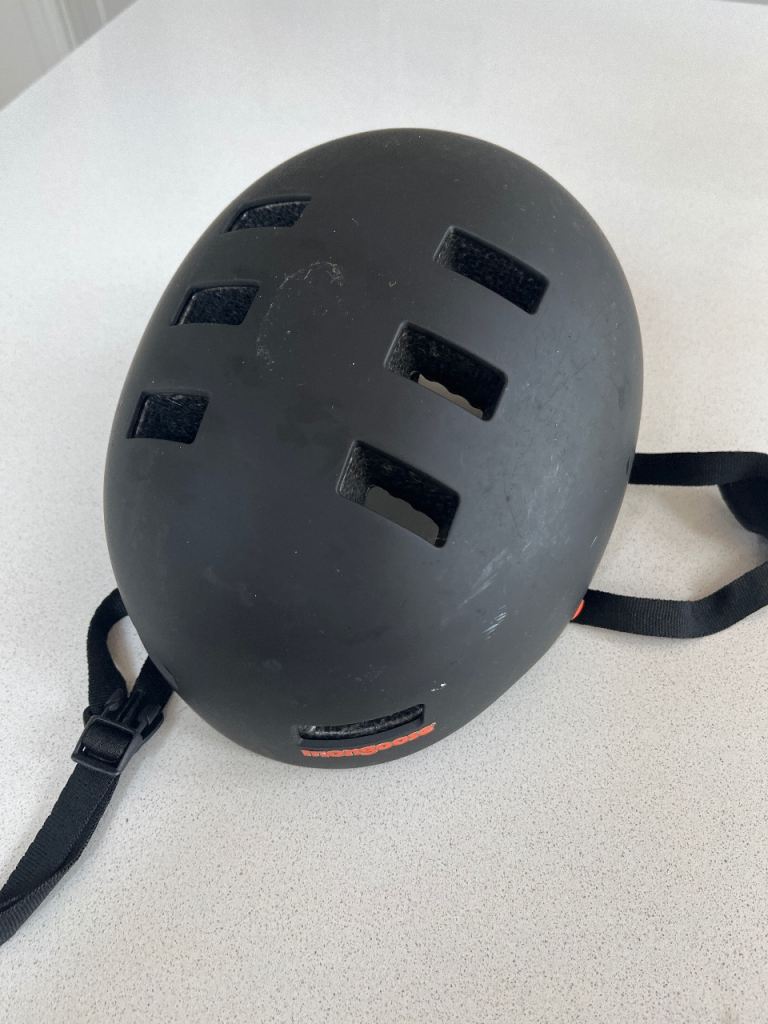 Mongoose kids cycling helmet