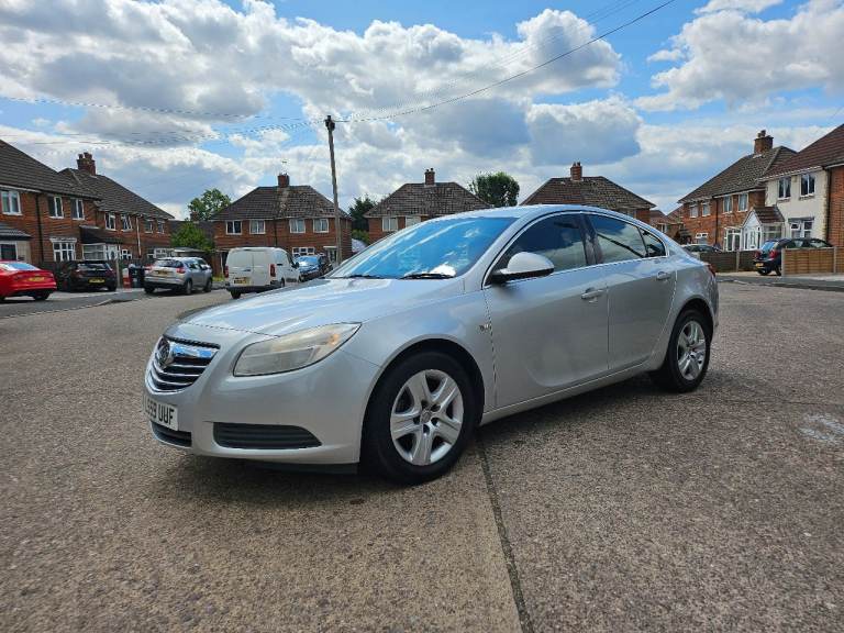 Vauxhall Insignia 1.8 petrol 2009 FSH/New Cambelt done £1150