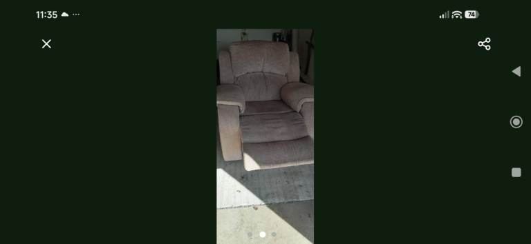 Recliner chair good condition 