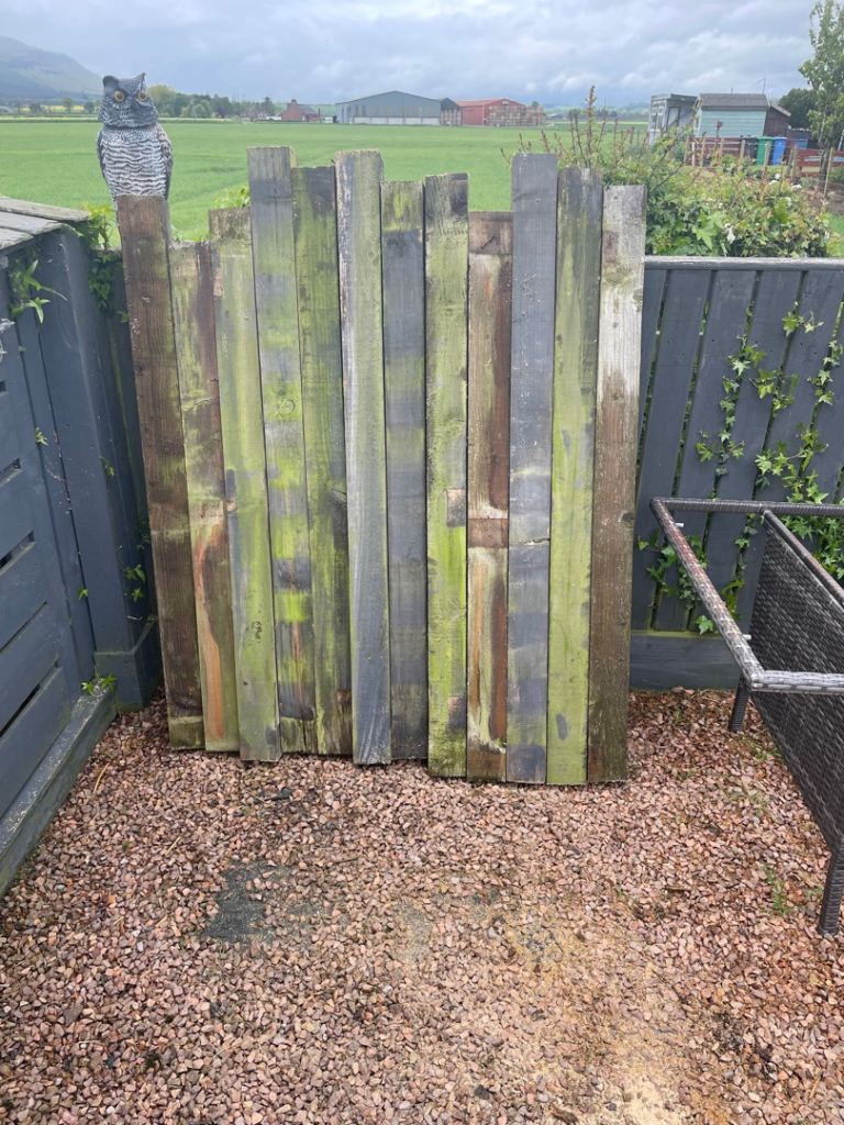 12 x fence posts