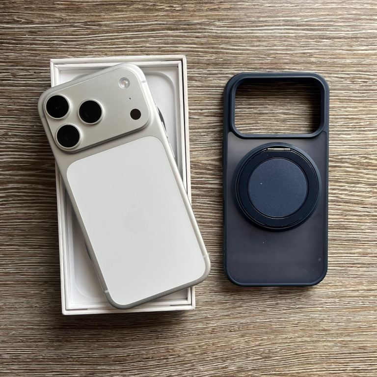iPhone 17 Pro (LIKE NEW)