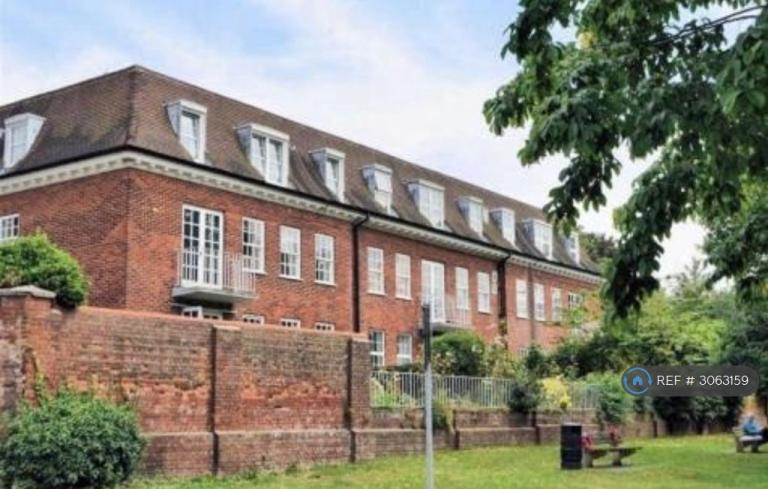 1 bedroom in Spriggs Court, Epping, CM16 (#3063159)
