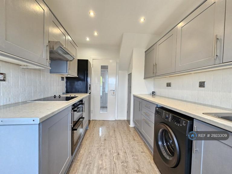 2 bedroom house in Berwick Road, Port Glasgow, PA14 (2 bed) (#2923309)