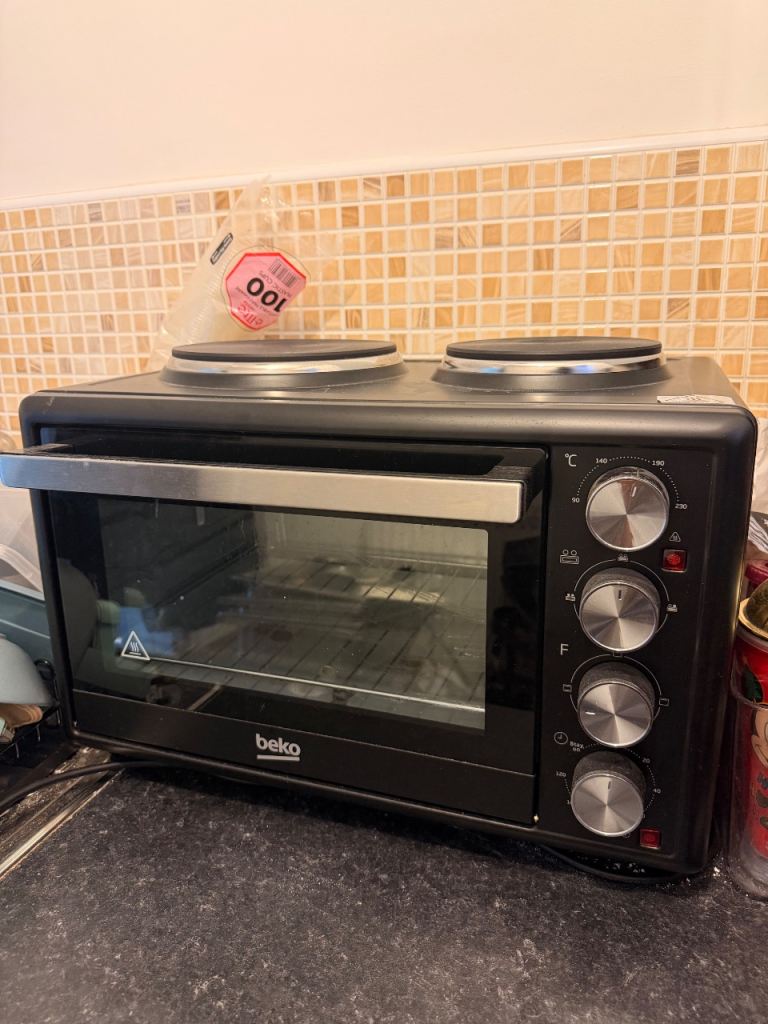 Beko Mini Camping Oven with Hob – Black, Good Condition