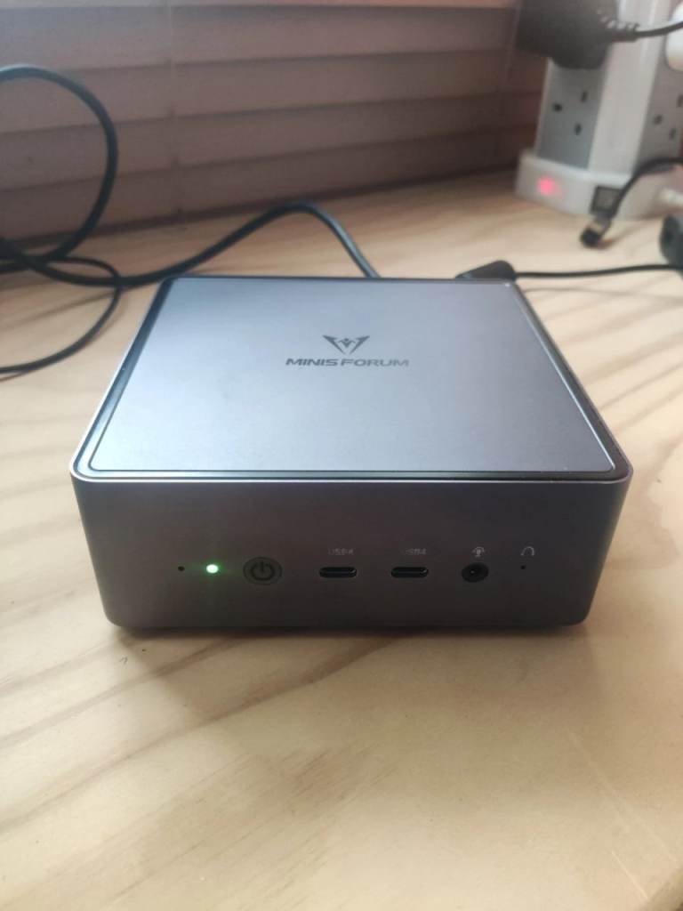 MINISFORUM UM790 Pro Mini PC – AMD Ryzen 9, 32GB RAM