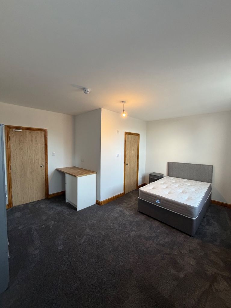 Double room with private ensuite 