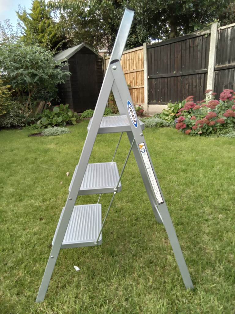 SOLD PENDING COLLECTION      3 -TREAD STEP STOOL/STEP LADDER (Werner brand)