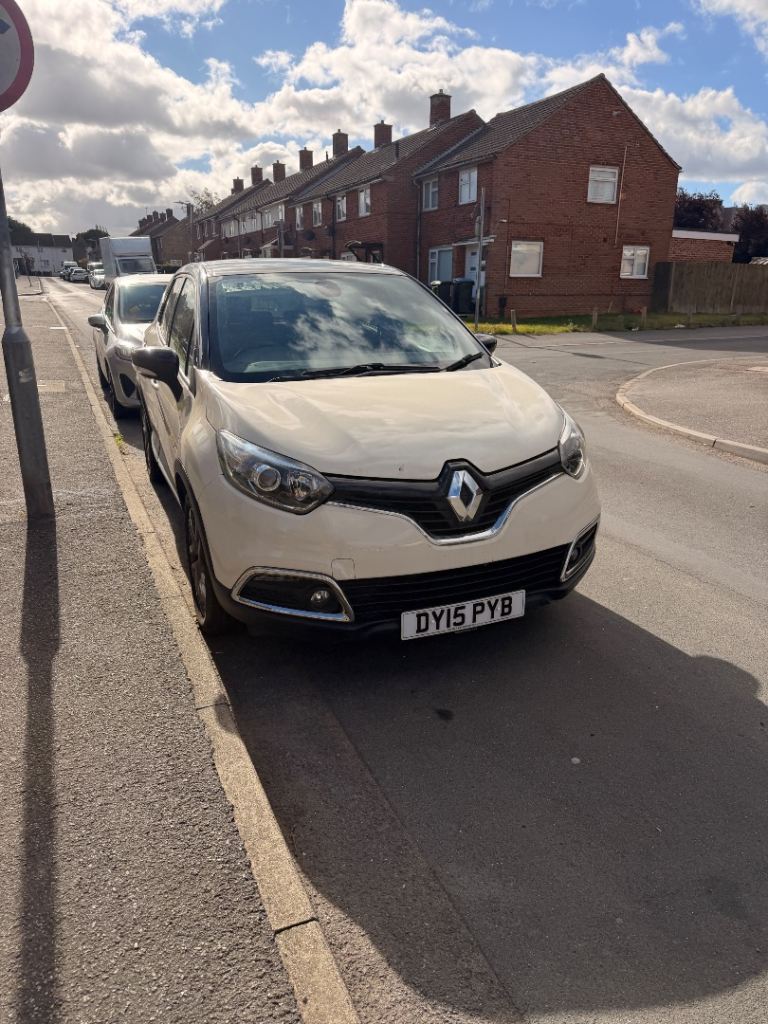 Renault, CAPTUR, Hatchback, 2015, Manual, 898 (cc), 5 doors