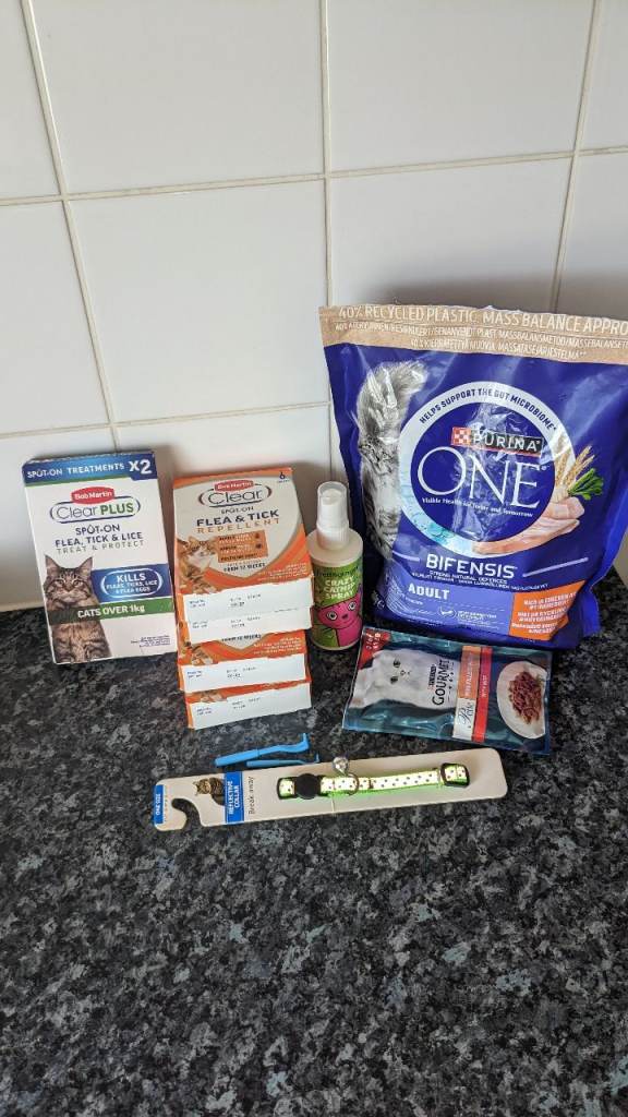 Cat supplies flea treatments 