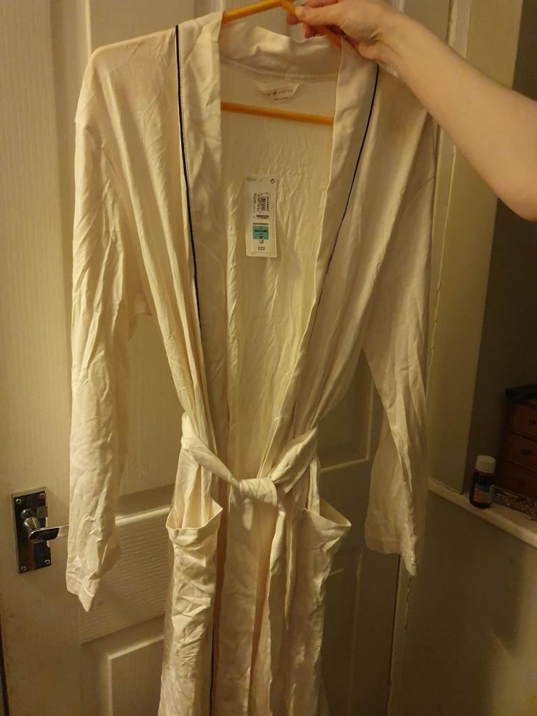 Wrobe, dressing gown