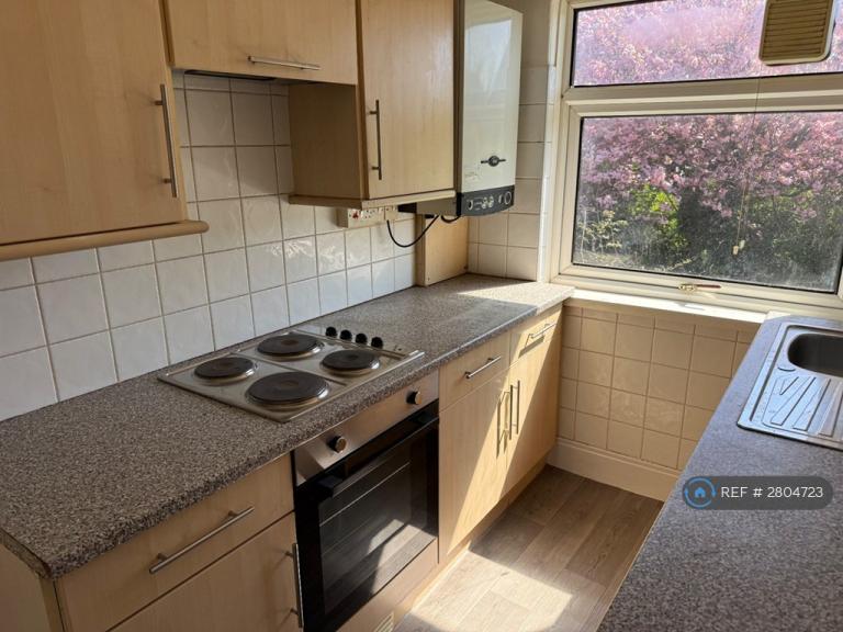 2 bedroom flat in Silver Lonnen, Newcastle Upon Tyne, NE5 (2 bed) (#2804723)
