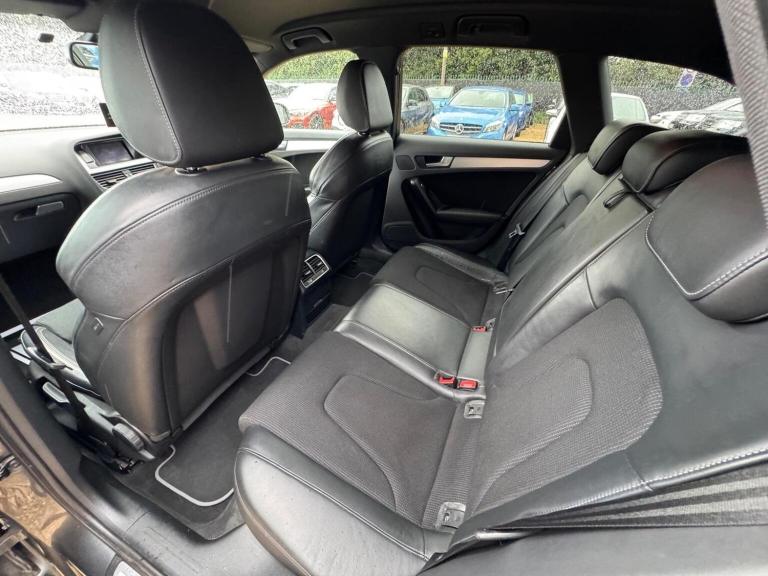 AUDI A4 AVANT 2.0 TDI S line quattro Euro 5 (s/s) 5dr 2015