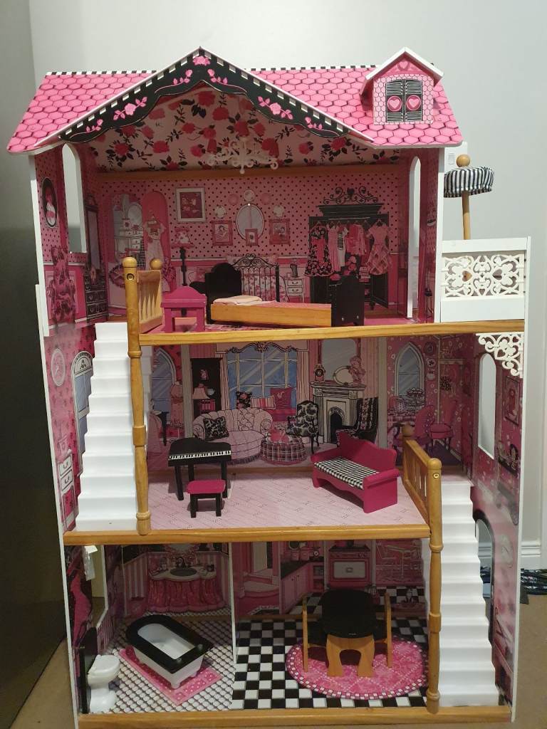 Dolls house including furniture 