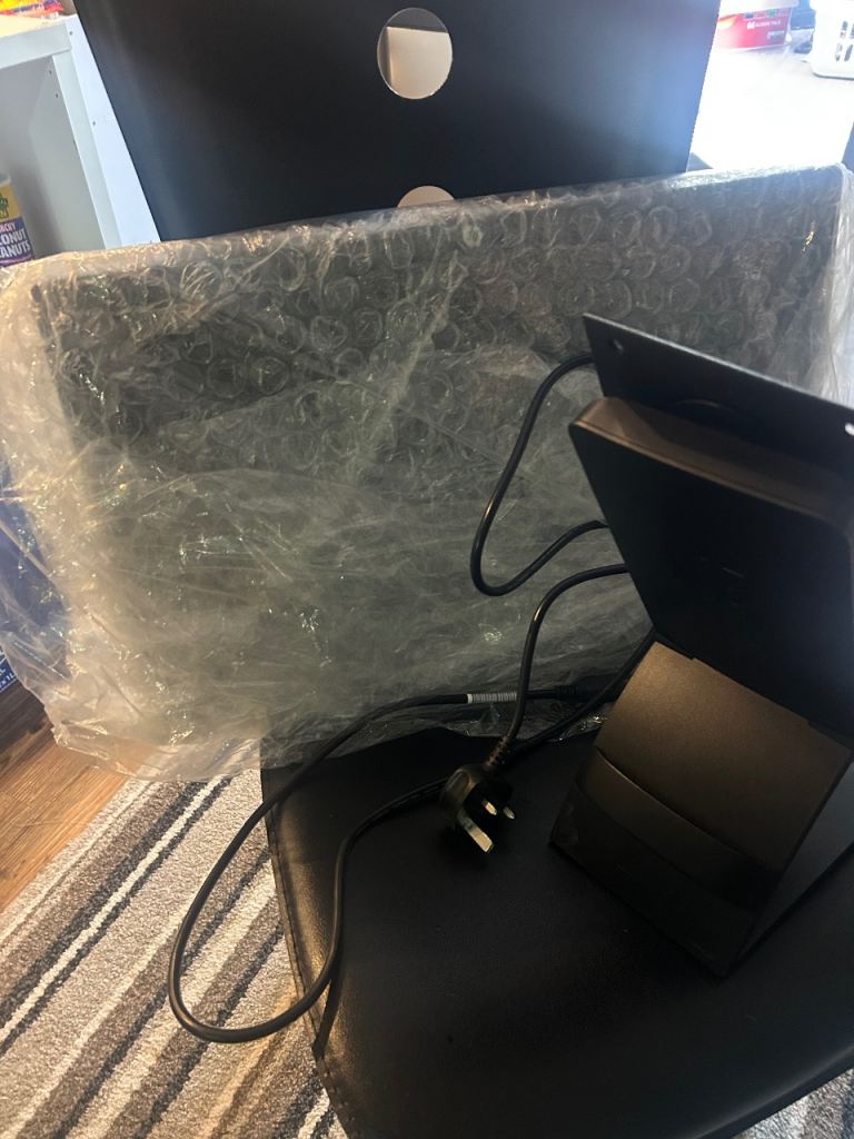 HP 23-inch LCD Monitor (E231 model) with Stand