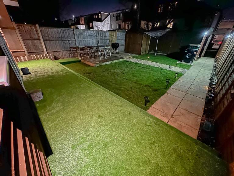 All bills included studio with garden