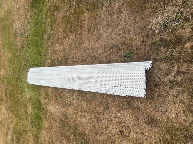 Rendering Exterior Corner Beads Plastic 2.5M x 18-20mm x 19 available Unused