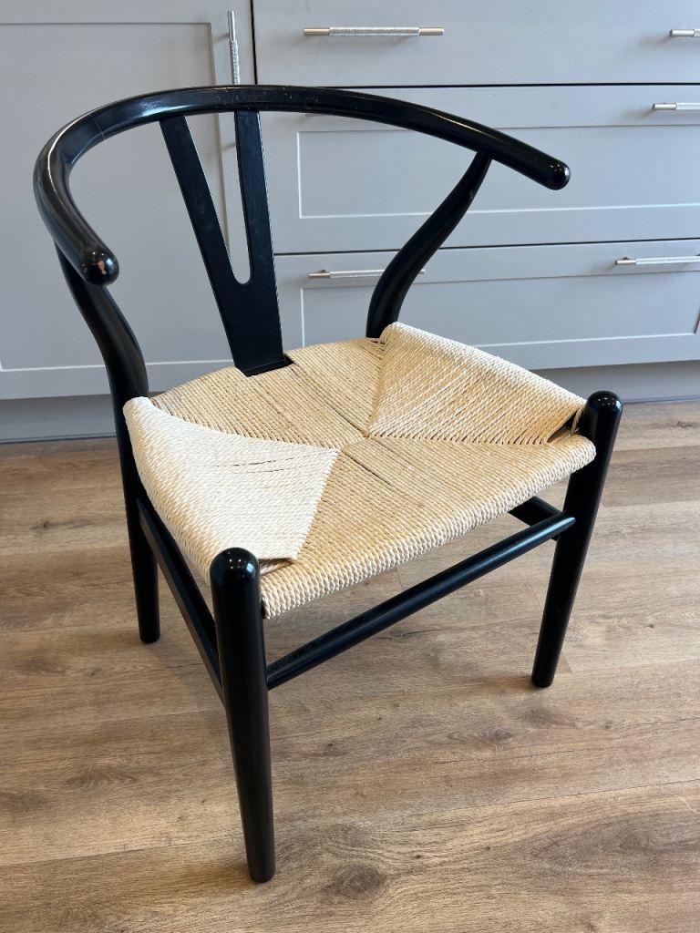 Black and Beige Wishbone Dining Room Chairs x4