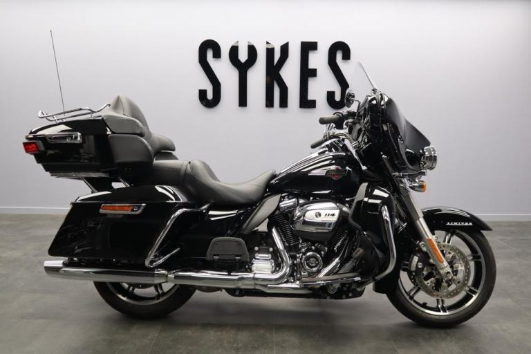 2023 Harley-Davidson FLHTK Touring Ultra Limited in Vivid Black