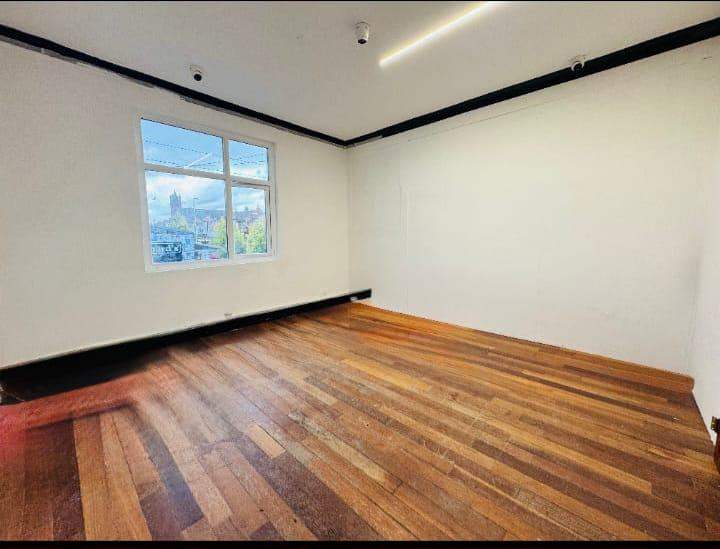 ✨ Salon / Barber / Nail & Beauty Space for Rent ✨