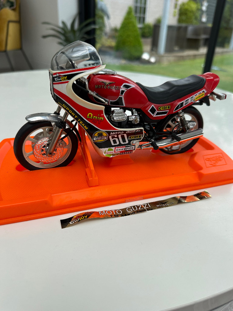Guiloy 1/10 Vintage Moto Guzzi V65 Lario Carrera Very Rare Model Motorcycle/bike