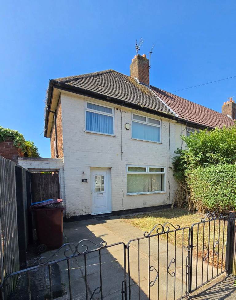 3 Bed end terraced house