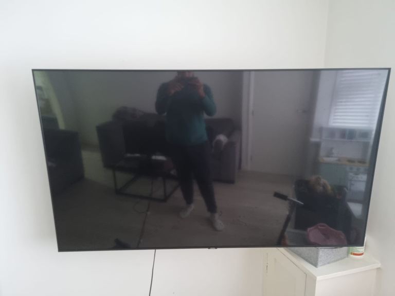 Samsung 65” tv (damaged screen)