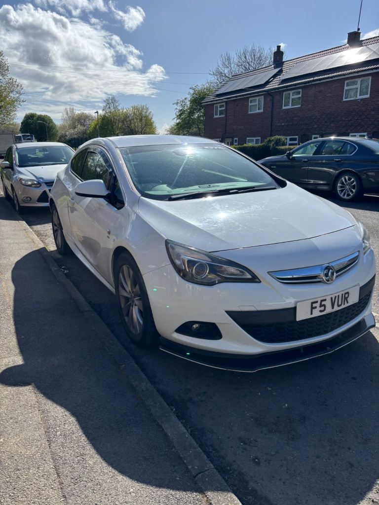 Vauxhall, ASTRA GTC, Hatchback, 2012, Manual, 1598 (cc), 3 doors